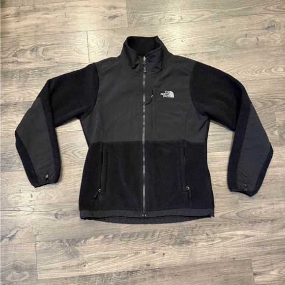 The North Face Women’s Denali Jacket Size  Medium - Picture 1 of 4